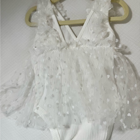 SHEIN baby girl white hearts Dress/romper 8-12 months - Picture 10 of 10